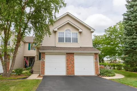 7461 Grandview Ct, Carpentersville, IL 60110