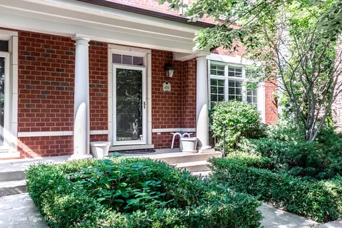 4264 Linden Tree Ln, Glenview, IL 60026