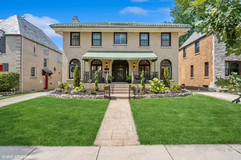 1131 N East Ave, Oak Park, IL 60302
