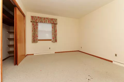 305 W B St, Delavan, IL 61734 photo 11