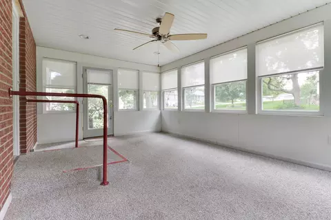 305 W B St, Delavan, IL 61734 photo 30