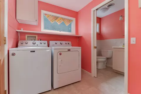 305 W B St, Delavan, IL 61734 photo 21