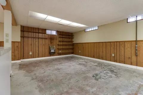 305 W B St, Delavan, IL 61734 photo 27