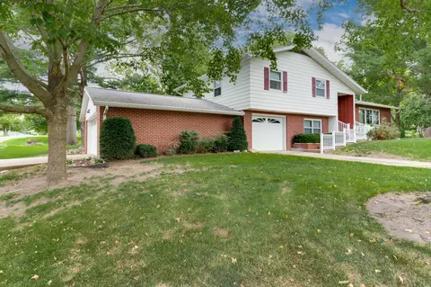305 W B St, Delavan, IL 61734 photo 31
