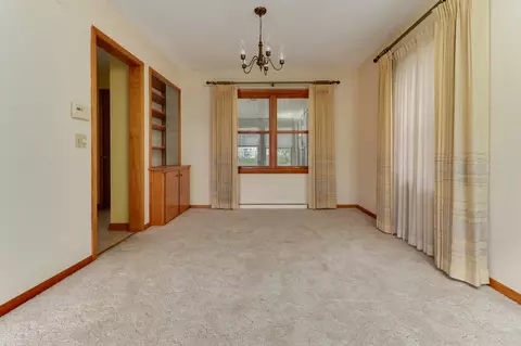 305 W B St, Delavan, IL 61734 photo 6