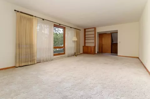305 W B St, Delavan, IL 61734 photo 5