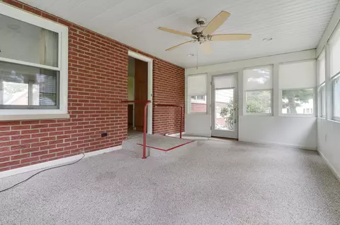 305 W B St, Delavan, IL 61734 photo 29