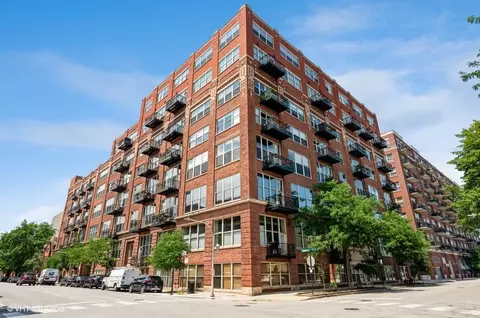 1500 W Monroe St #627, Chicago, IL 60607