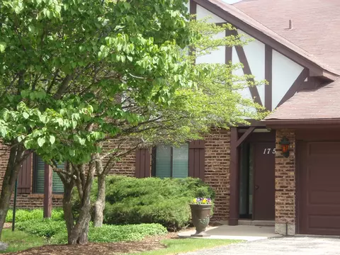 1753 Plymouth Ct #C, Wheaton, IL 60189