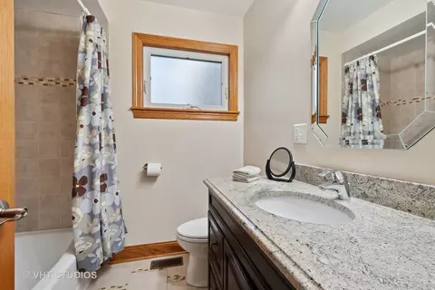 7001 W Wright Ter, Niles, IL 60714 photo 7