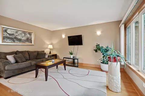 7001 W Wright Ter, Niles, IL 60714 photo 3