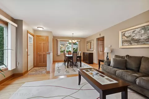 7001 W Wright Ter, Niles, IL 60714 photo 2