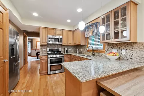 7001 W Wright Ter, Niles, IL 60714 photo 9