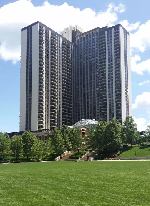400 E Randolph St #2302, Chicago, IL 60601