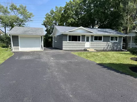 5349 Westview Ln, Lisle, IL 60532