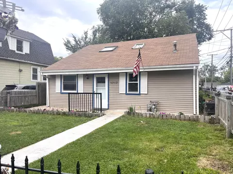 1717 Simpson St, Evanston, IL 60201