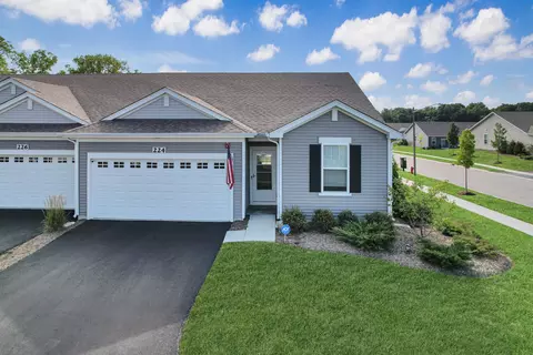 224 Sussex Ct, North Aurora, IL 60542