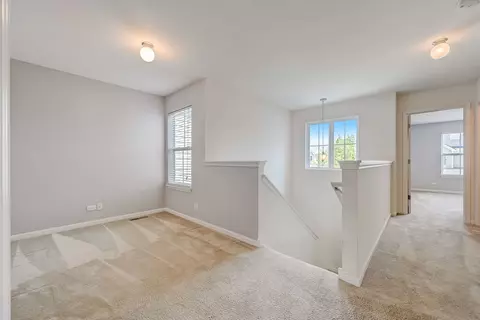 404 Blackstone Ave, Elgin, IL 60124 photo 12