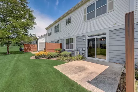 404 Blackstone Ave, Elgin, IL 60124 photo 20