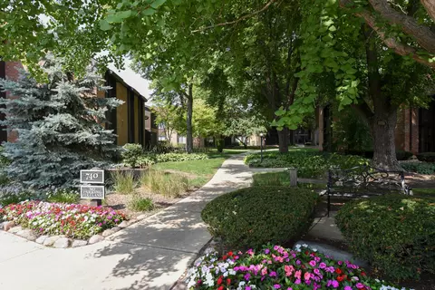 740 Saint Andrews Ln #43, Crystal Lake, IL 60014