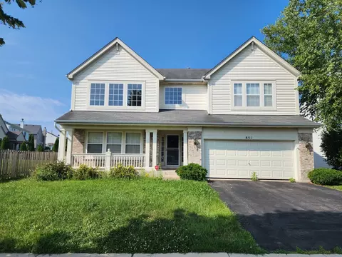 851 Dover St, Pingree Grove, IL 60140