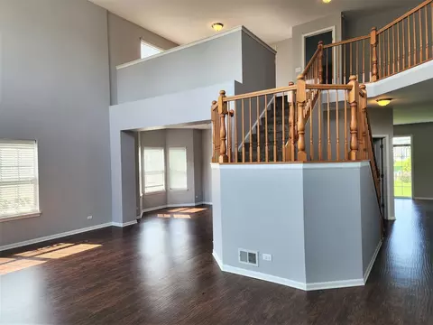 851 Dover St, Pingree Grove, IL 60140 photo 2
