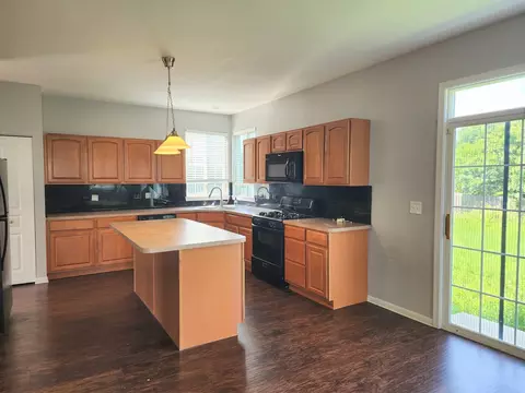 851 Dover St, Pingree Grove, IL 60140 photo 6