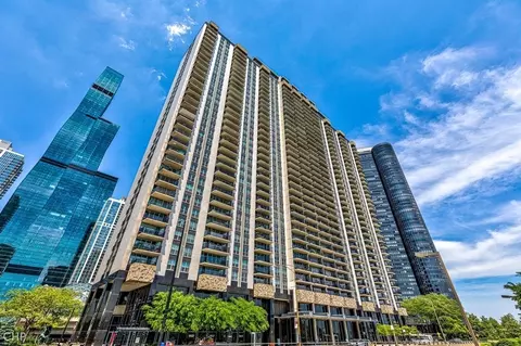 400 E Randolph St #3429, Chicago, IL 60601