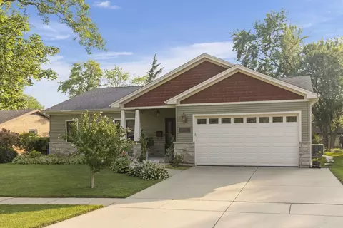 598 Middlebury Ln, Elk Grove Village, IL 60007