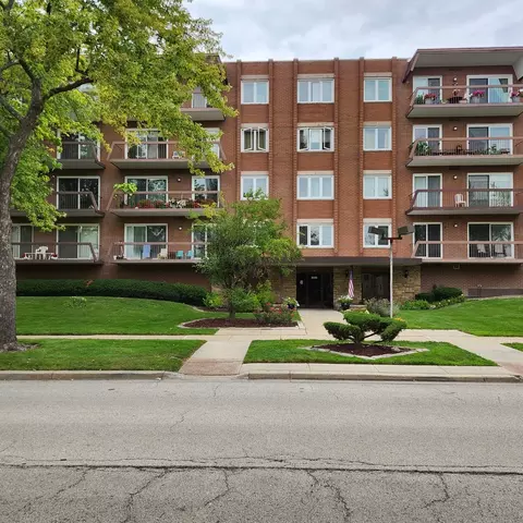 8000 W Foster Ln #B401, Niles, IL 60714