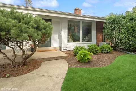 318 Linden Ave, Wilmette, IL 60091