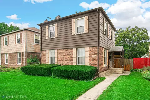 704 Gardner Rd, Westchester, IL 60154