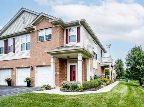 8125 Concord Ln #C, Justice, IL 60458