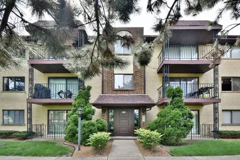 135 E Grand Ave #2F, Bensenville, IL 60106