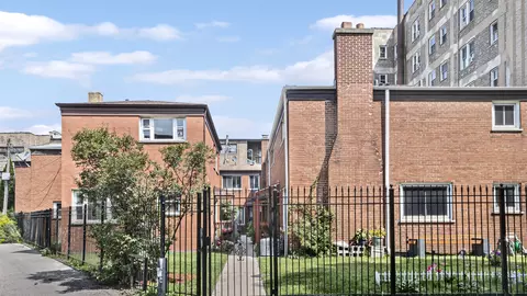 1416 W Chase Ave #C, Chicago, IL 60626