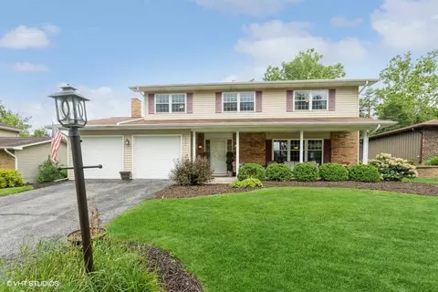 1911 Oxnard Dr, Downers Grove, IL 60516
