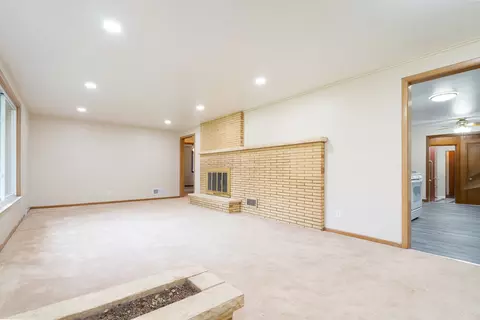 1309 E Division St, Lockport, IL 60441 photo 10