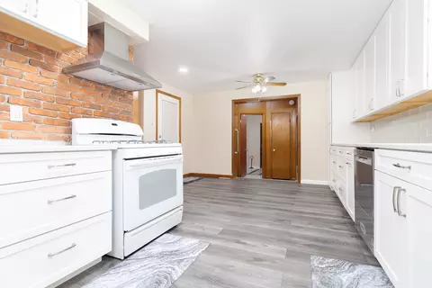 1309 E Division St, Lockport, IL 60441 photo 6