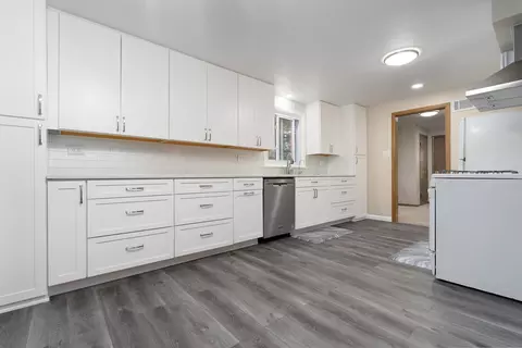 1309 E Division St, Lockport, IL 60441 photo 3