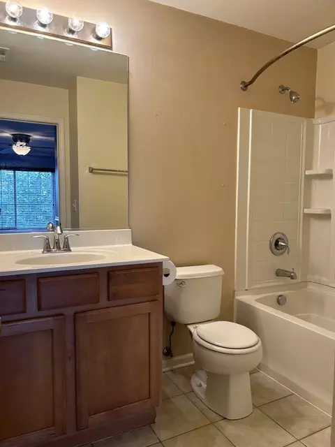 3339 Cameron Dr, Elgin, IL 60124 photo 9