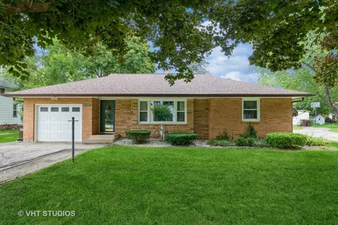 9622 Main St, Hebron, IL 60034 photo 2