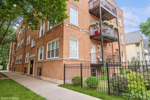 3402 W Sunnyside Ave #1, Chicago, IL 60625
