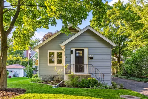 1030 Hazel Ave, Deerfield, IL 60015