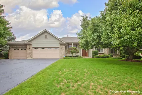 5509 Heather Ln, Johnsburg, IL 60051