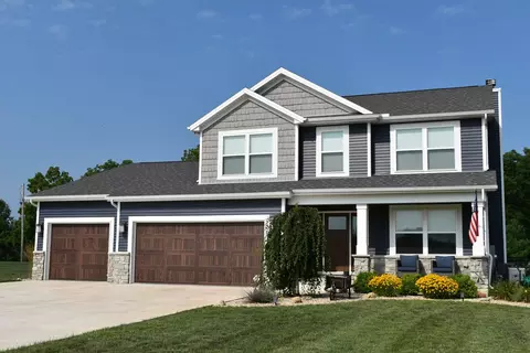 13 Wolf Run Rd, El Paso, IL 61738