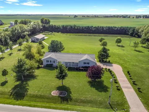 87 N 370e Rd, Foosland, IL 61845