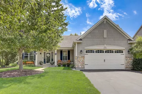 1231 Mcdole Dr, Sugar Grove, IL 60554