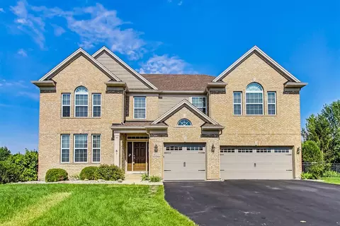 1025 Bennett Ct, North Aurora, IL 60542