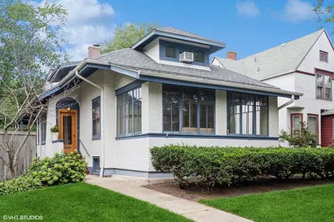 2120 W Lunt Ave, Chicago, IL 60645