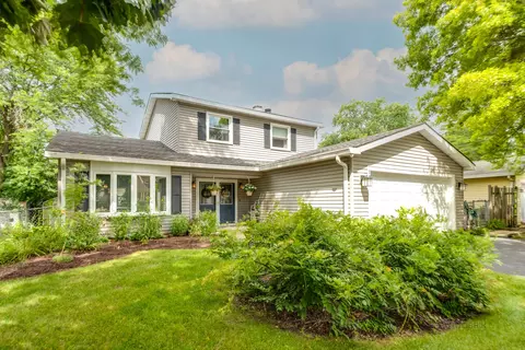 106 S Berteau Ave, Bartlett, IL 60103